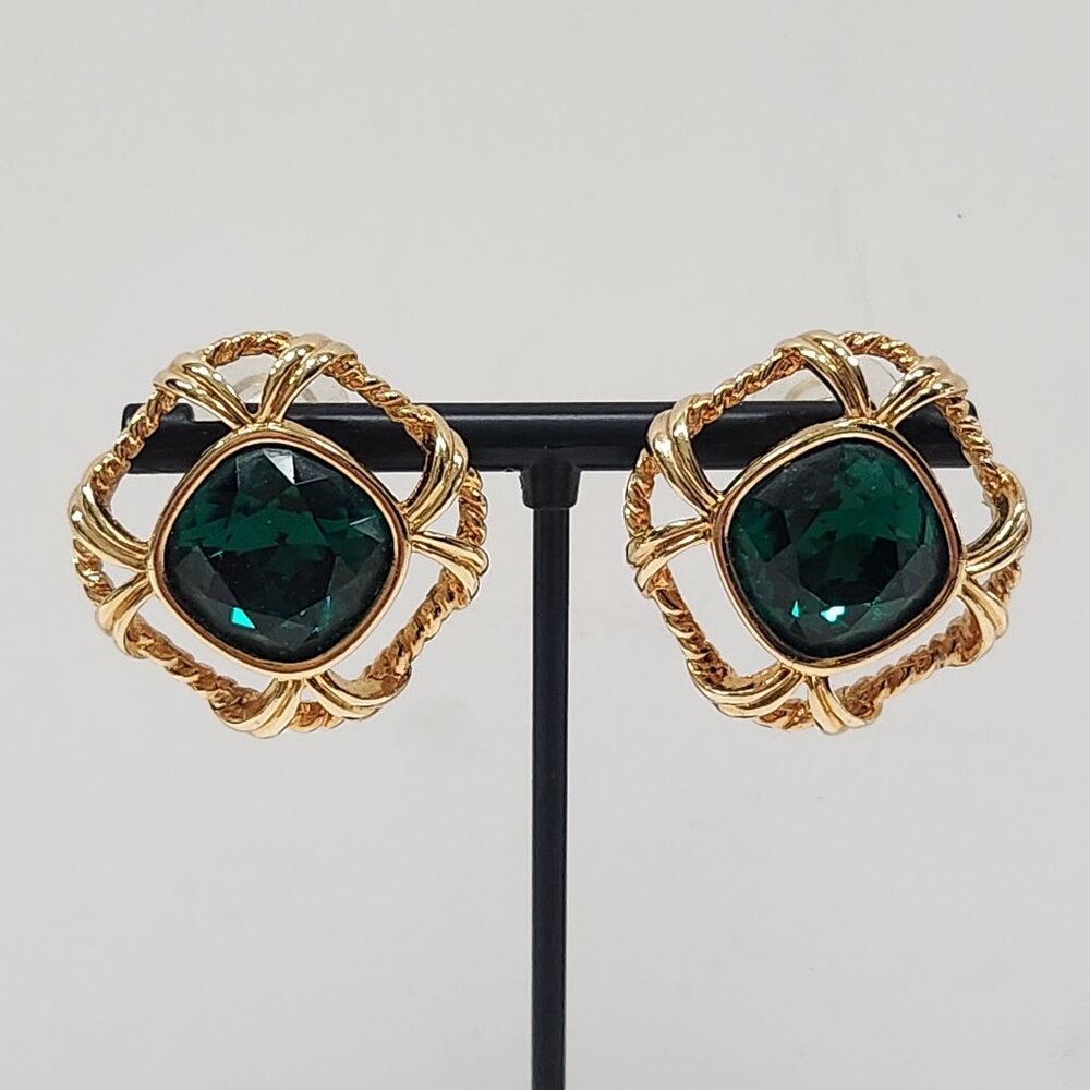 NWT Savvy Swarovski Emerald Green Crystal Pierced Earrings Open Rope Design